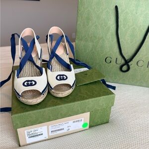 Gucci Women's Espadrilles - Blue and Cream